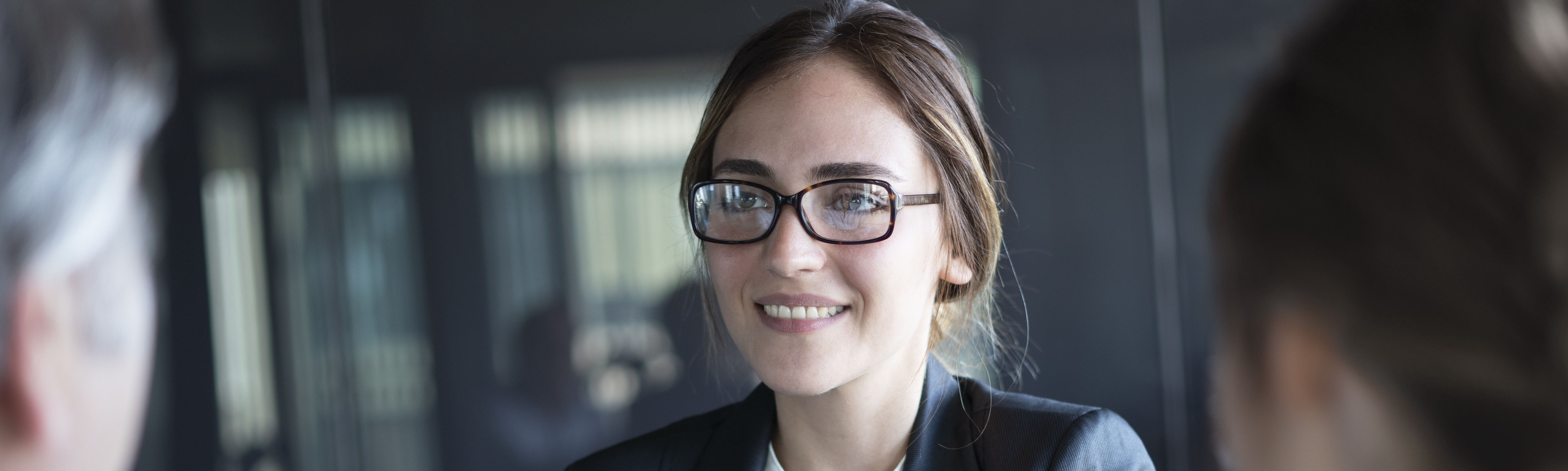 Business people discussion advisor concept